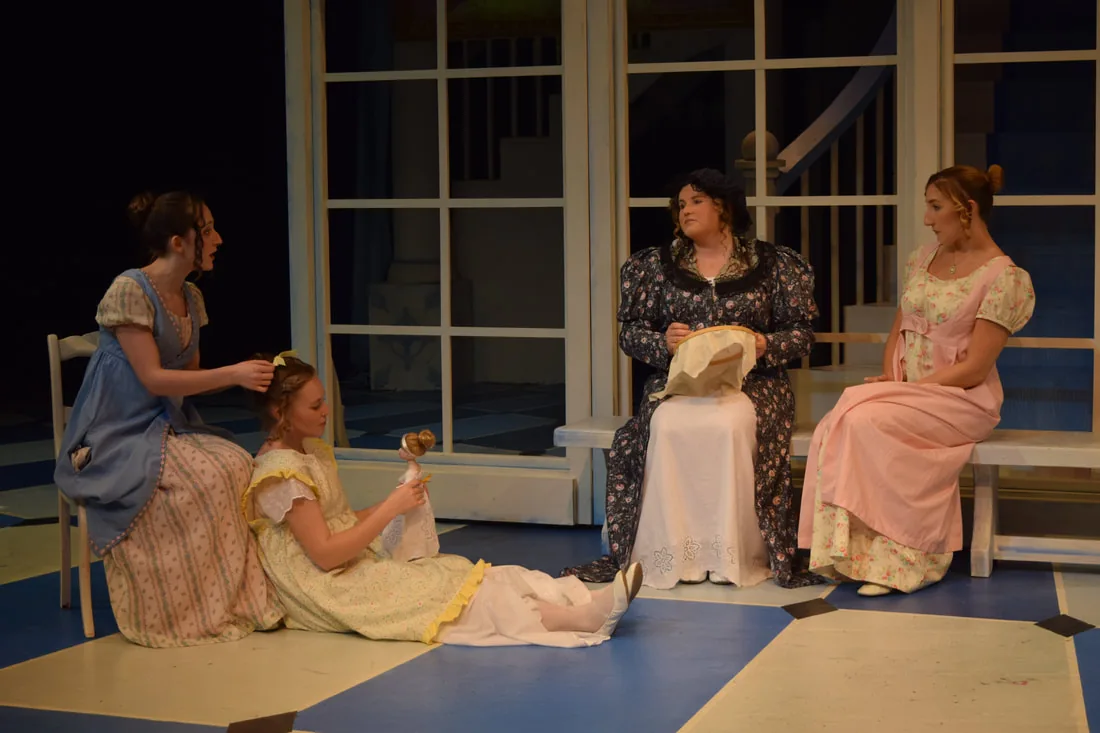 Linds Esch in Sense & Sensibility as Elinor Dashwood