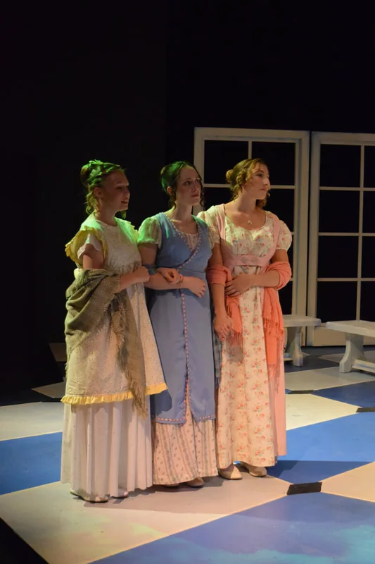 Linds Esch in Sense & Sensibility as Elinor Dashwood